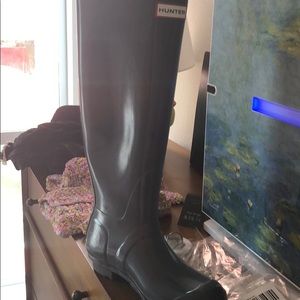 Hunter rain boots tall size 8
